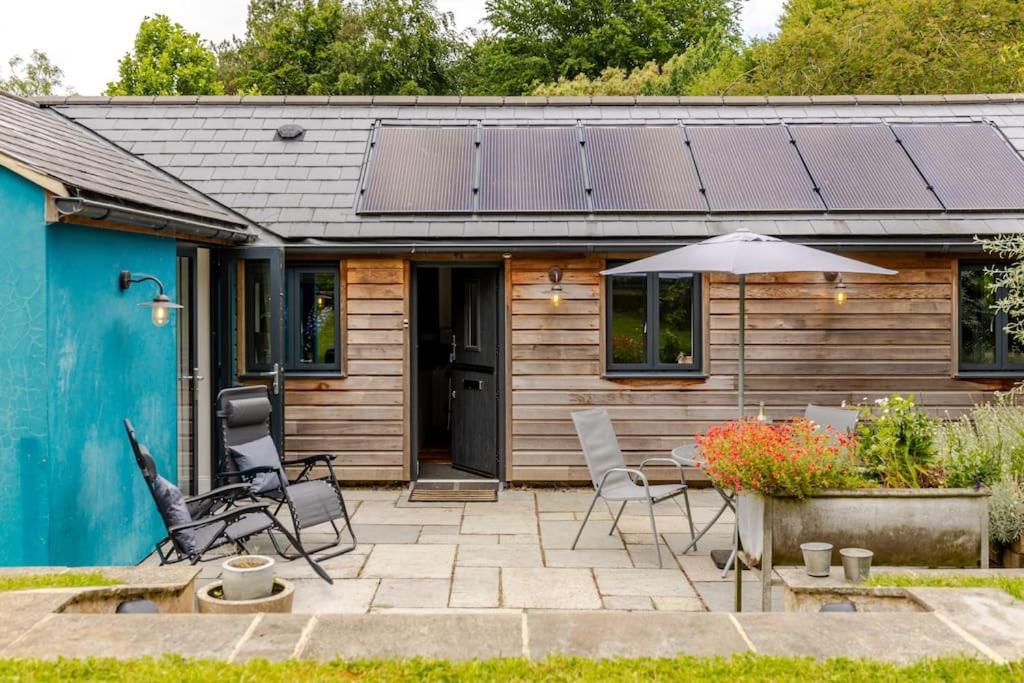 Stylish Cotswolds Retreat Nestled Between Bath And Castle Combe Villa Chippenham  Exterior photo